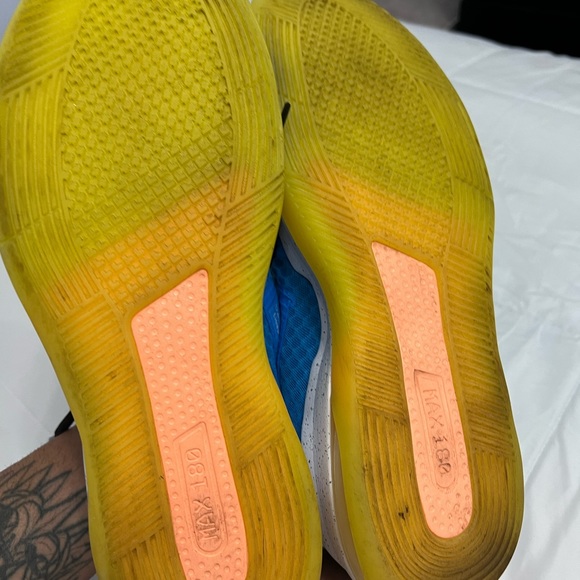 Nike - Picture 5 of 5